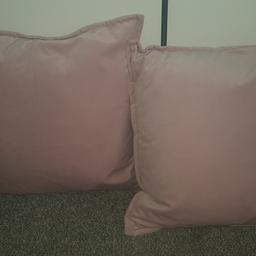 2 pink cushions £5