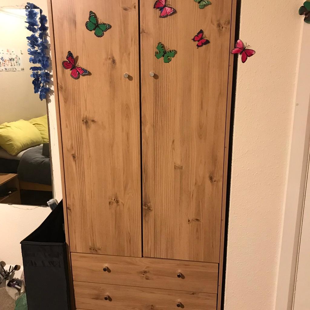 Wardrobe: Size H180.5, W74.8, D49.8cm
Made of wood effect, 3 drawers with metal runners
Bedsides: Size H44.6, W38.3, D39.6cm
1 drawer with metal runners
Color: Malibu
Bought set 1 year ago for 160£ and they are in perfect conditions.
No delivery, collect and dissasemble.
Thanks
