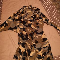 Gr L
H&M
Sehr guter Zustand
Camouflageprint