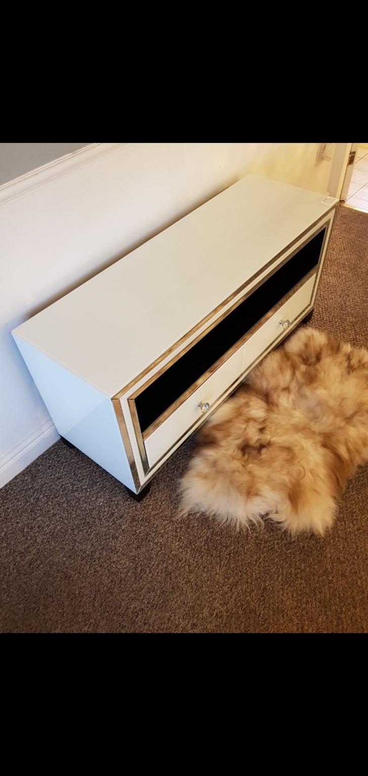 White glass mirrored tv unit, 2 draws, Madiso in WS11 Chase for £200.00