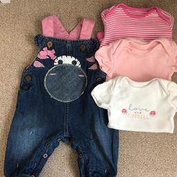Stunning little outfit

Newborn

I have added an extra few tops/vests so it can be used for most seasons of the weather

Used but in lovely condition