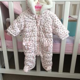 Stunning Next Snowsuit

Newborn

Gorgeous with lots of detail 

Used but very good condition