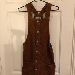 Denim Co brown tan corduroy dress size 6

Item in great condition as can be seen in pic.

Collection only in Haggerston, 2min walk from station