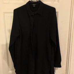 Monki black oversized shirt size 8 XS

Item in great condition as can be seen in pic.

Collection only in Haggerston, 2min walk from station