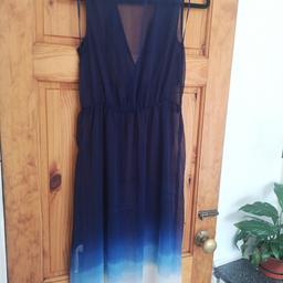 NEWLOOK Navy Tie dye Blue Beach Maxi Summer Dress Skirt Size M.
But Can Kinda Fit Any Size
**BRAND NEW without Tags**
Beautiful Summer Maxi Dress
Long, Light Stretchy Material
Price: £7.99
Postage: £3.95 2nd Signed

Please Message Me If Any Questions.
Please Also Check Out My Other Items For Sale.
Thank You For Looking. :)