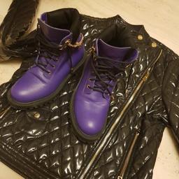 Moschino boots size UK 5. In great fab condition