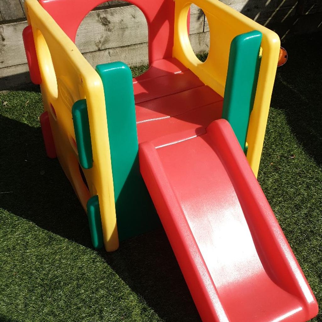 Little Tikes cube slide (junior activity gym) in Bradford für £ 40,00