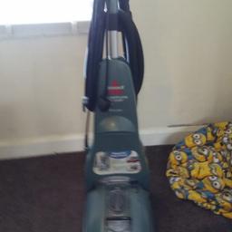 carpet cleaner for pet homes. 
working condition.