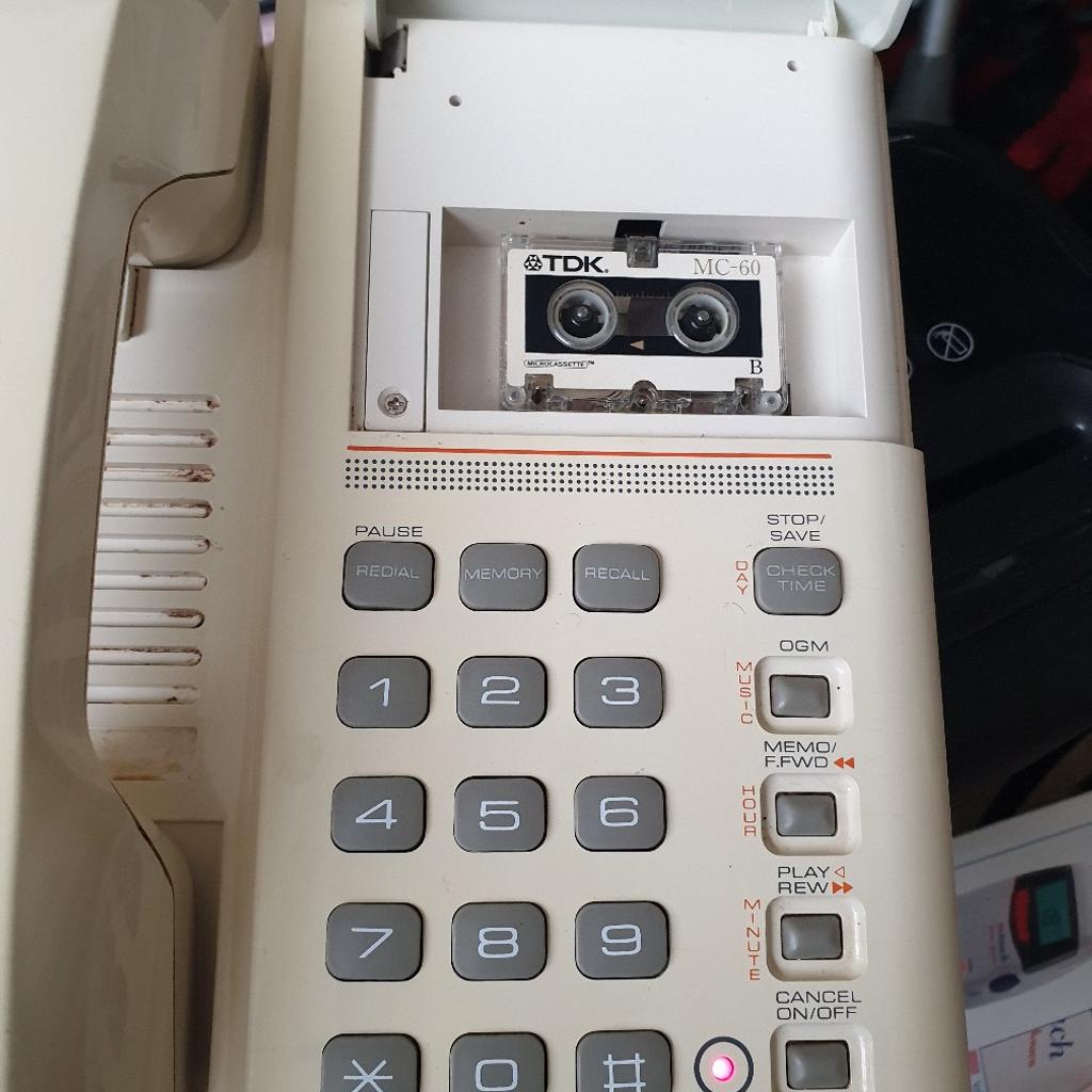 Audioline answer phone with micro size cassette tape. Record your own message or use automated message on machine.
Collection only.