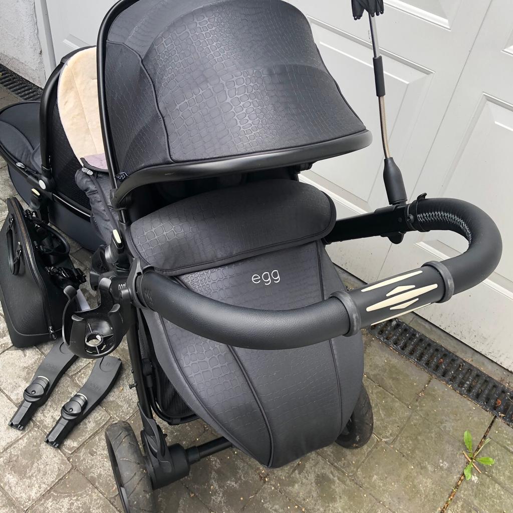 Jurassic black egg pram system in M23 Manchester for £650.00 for sale ...