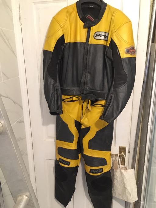 Vehicles Epsom and Ewell Surrey - Photos for Motorbike leathers 2 piece zip together