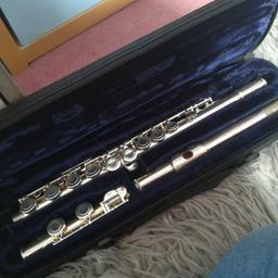 Used flute. Excellent condition case is a bit worn but flute is in immaculate condition. Selling due to no longer being needed.