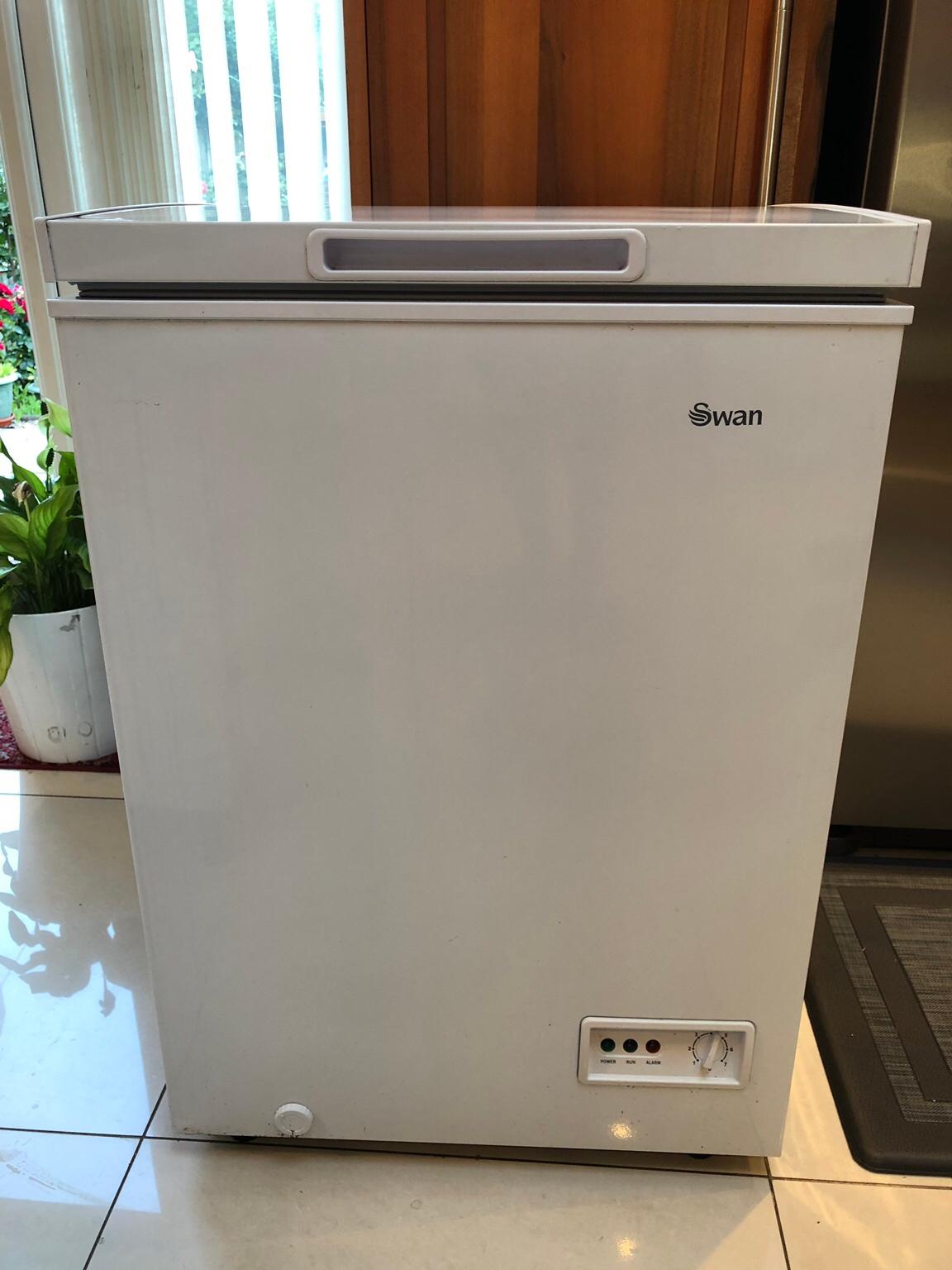 Swan chest freezer 93 litre as new in TW4 London for £90.00 for sale