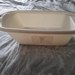 for sale baby bath and top tail in good condition