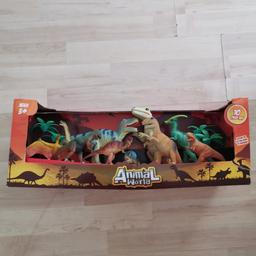 10 Piece Dinosaur set. Unopened