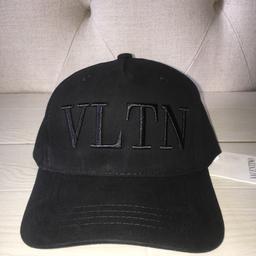 Valentino Cap Black On Blaxk Cap new with tags
