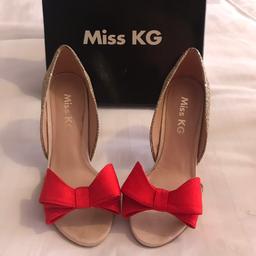 Beautiful KG shoes size 4. Worn once