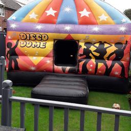 Disco dome in very good condition including 6pegs and blower in very good condition