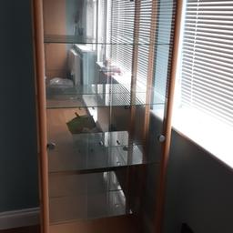 display cabinet mirrored back 4 glass shelves lights up. good condition. collection only.