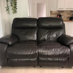 £100.00 ONO
Needs to be sold ASAP
Excellent condition - Smoke free home
Dark brown reclining sofas.
Recliners dismantle easily for easy transportation - 2 seaters separate and the backs can be removed.

Collection only from OL8 Area
No time wasters please.
Cash on delivery