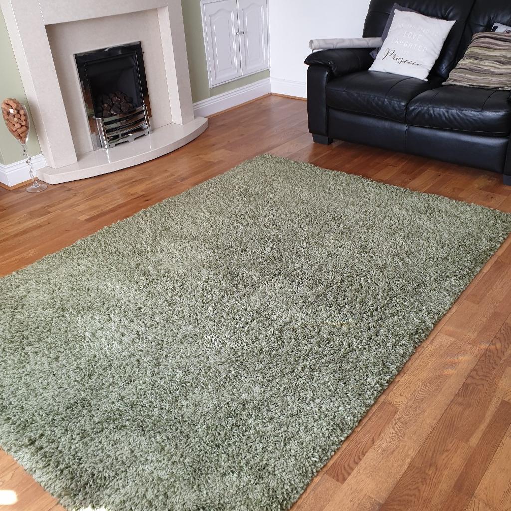deep pile heavy rug in SR3 Sunderland für 40,00 £ zum Verkauf | Shpock DE