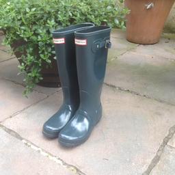 Size 5
Great condition
Hardly used
Tall design
Greeny Blue
Gloss finish
Ideal for the wet summer!