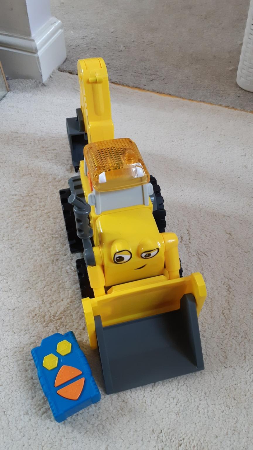 Bob the builder remote control digger in NN10 Northamptonshire for £10.