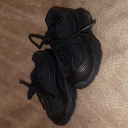 Nike air 95 size infant 3.5
good condition just need a wipe over there are no scratches or scuff on them
pet ad smoke free home 