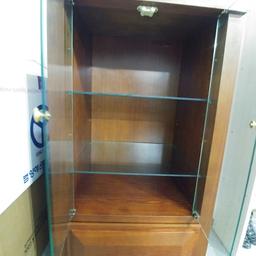 wood cabinet with glass shelves and top
adjustable shelves
big drawer on the bottom
good condition to use
just stored garage
collection only
from pet and smoke free home