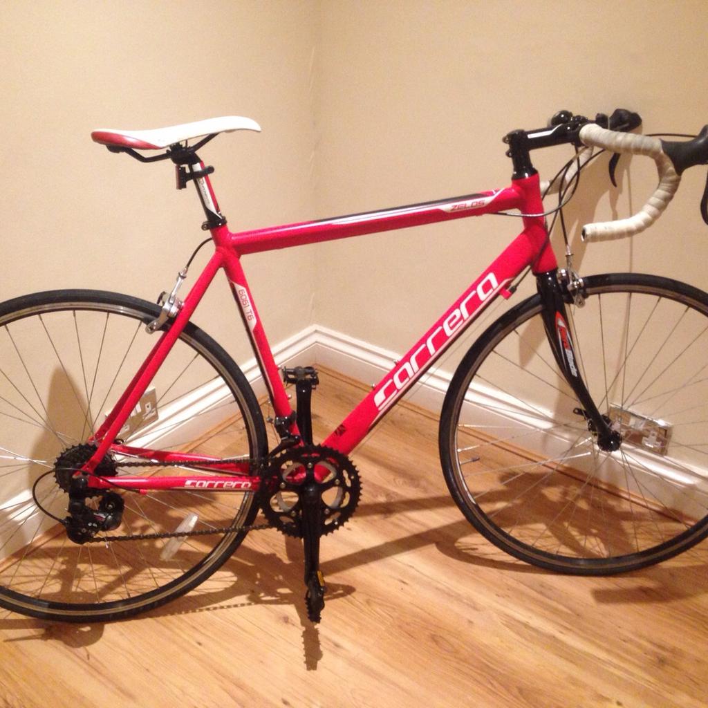 Carrera zelos discount road bike red