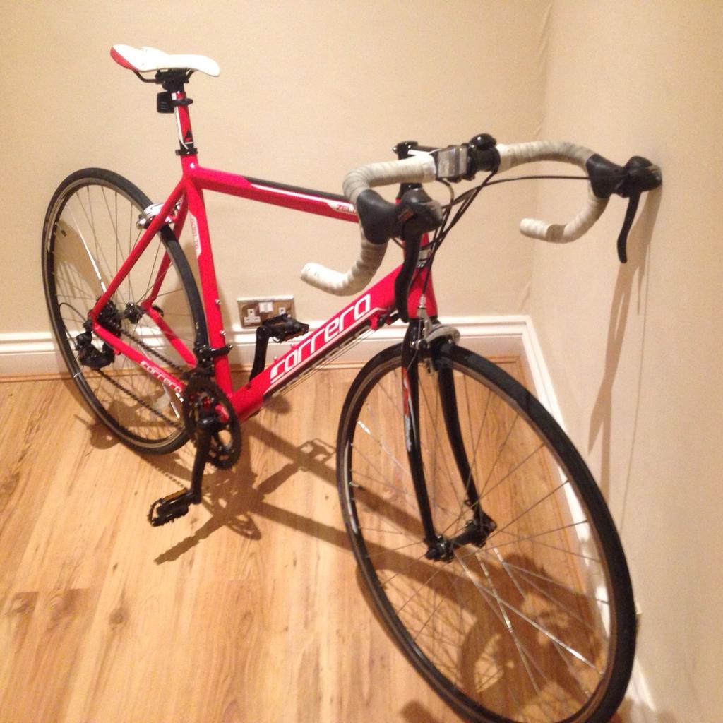 Carrera Zelos Men s Red Road Bike 6061 T6 in RM12 London for