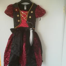 Hello here I have my daughter's 5-6 years fancy dress pirates dress in great condition as only worn once great for fancy dress or Halloween
Thanks for looking feel free to ask any questions
Happy to post at buyers cost to