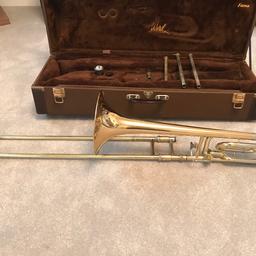 Weril Gagliard GG55 Large Bore Bb/F trombone 
8 1/2 inch gold brass bell
5 interchangeable leadpipes 
Good slide action
Mouthpiece
Case
Great pro model instrument 
Good condition