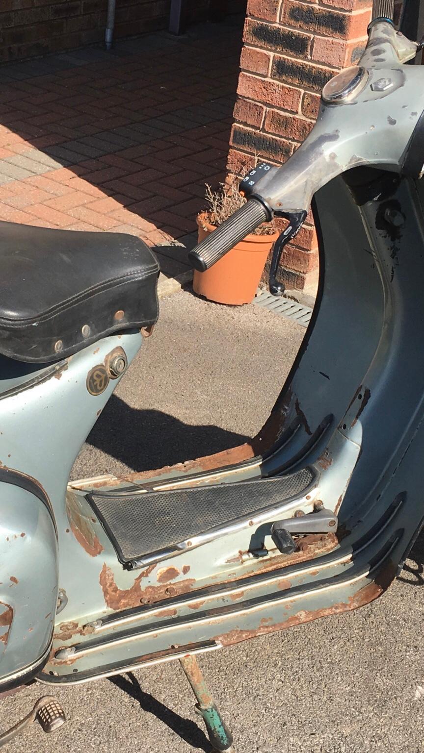 Vespa restoration project in DN3 Doncaster für 700,00 £ zum Verkauf