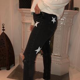 Svarta jeans från h&m w28
Stjärnorna är målade själv med textilfärg