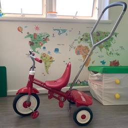 Unisex kids stroll trike. Handle is detachable allowing child to ride alone. Very comfy for young kids. RRP £83.99
