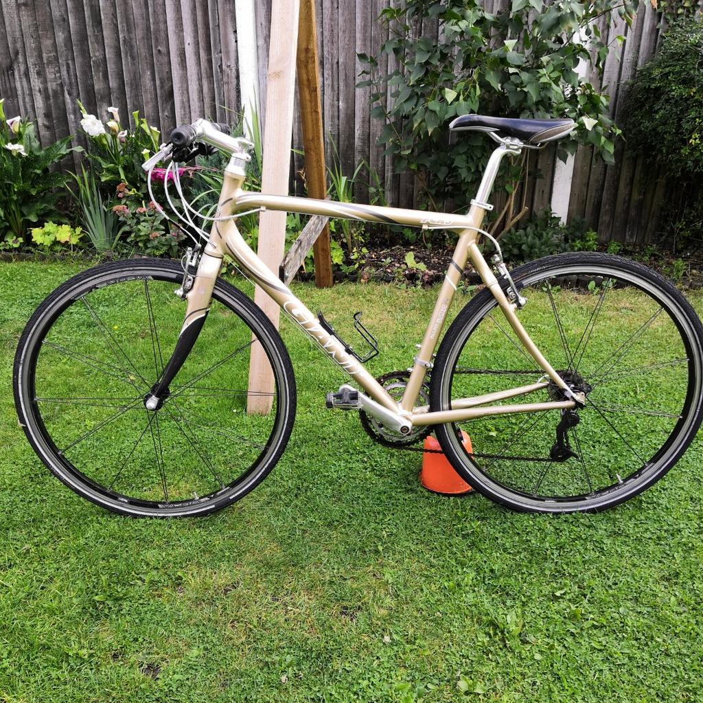 Giant hybrid bike in DA6 Bexley for £85.00 for sale | Shpock