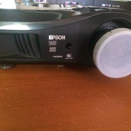 Video proiettore Full HD,EPSON EMP-TW1000 oggetto perfettamente funzionante, lampada 3-4 ore di uso come nuovo 