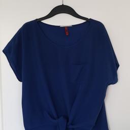 Größe: L
Farbe: Blau
Stoff: 100% Polyester

Bluse von S. Oliver