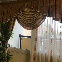 Living room stylish curtains.
Fit wide windows size 4.15cm.
Very good condition just used twice.