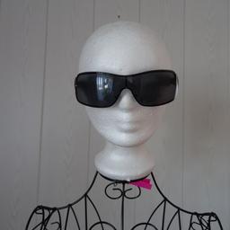 Verkaufe Sonnenbrille für Damen.
2 verschiedene Modelle vorhanden.

Selbstabholung, Treffen in Salzburg Stadt oder Versand möglich.
Porto bezahlt Empfänger.
Versand erfolgt nach Zahlungseingang.