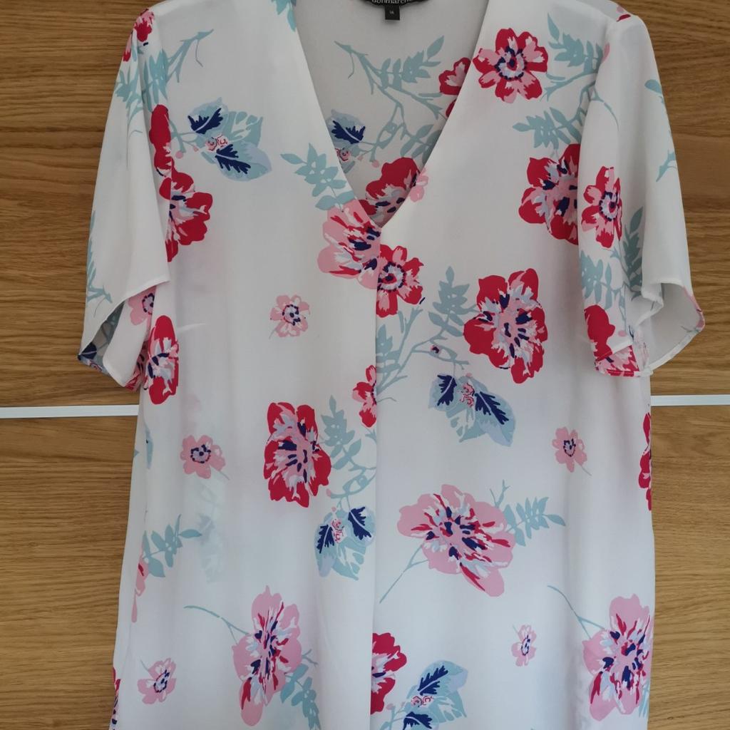 Excellent condition Bon Marche. White with pink flowers