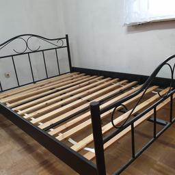 Verkaufe ein Bett. es ist in einem Guten Zustand und alles ist vorhanden.

Nur Abholung