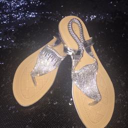Brand new silver sandals size 6 pick up catford se61aa