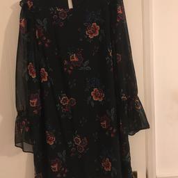 Floaty dress with bell sleeves. Good condition. Size 18 but small 18.