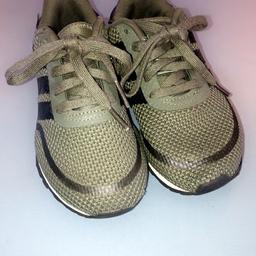 Size 10 unisex trainers 

Used condition 

Collection abbey wood
