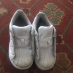 Nursery wear condition does come with the laces infant size 7