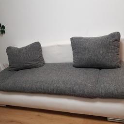 Couch zu verschenken.
Maße: 100x200