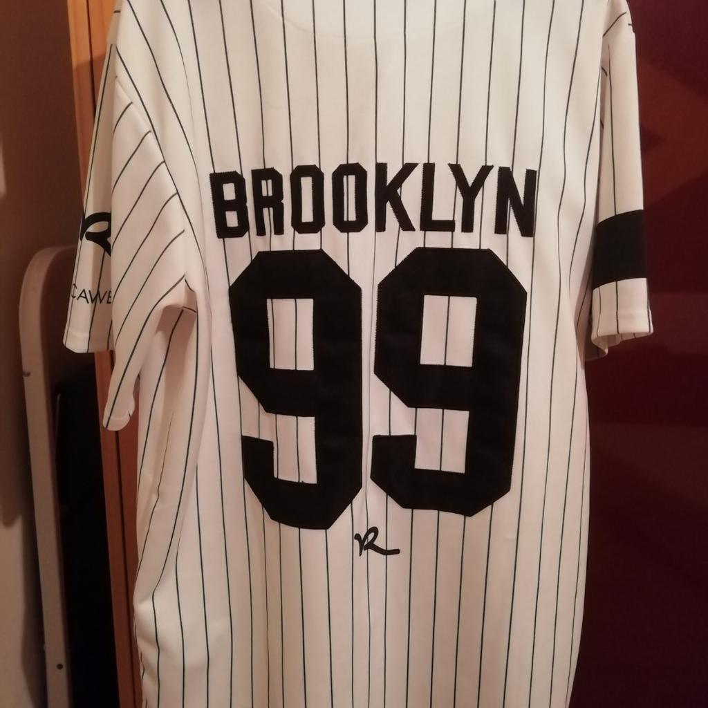 Rocawear Brooklyn #99 Size Medium Baseball Jersey