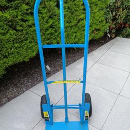 Nearly new sack truck only used once.
250kg weight limit,  in excellent condition. Collection only please.